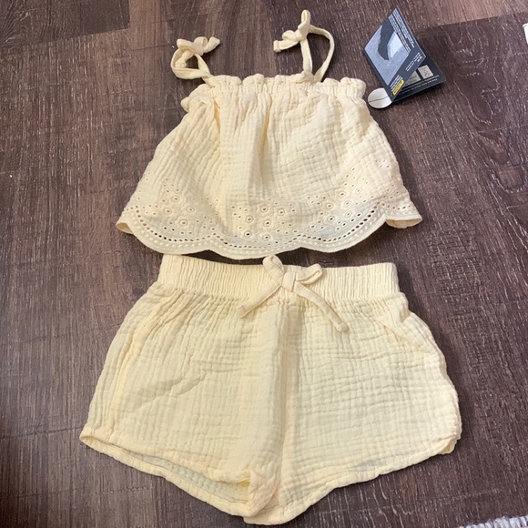 Modern Moments by Gerber Baby Girls Eyelet & Gauze set - Picture 1 of 5